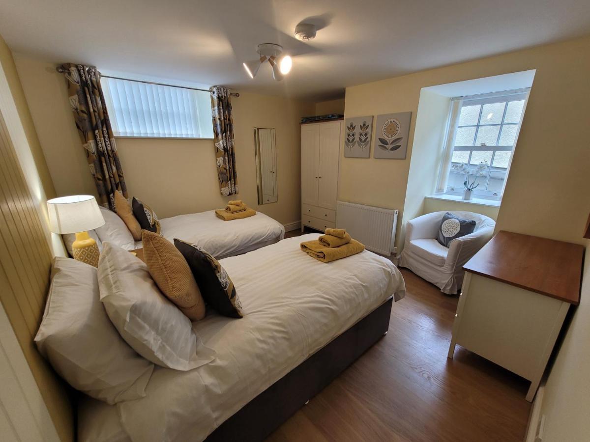 Llys Bach Apartment At Llys Aeron Aberaeron Eksteriør bilde