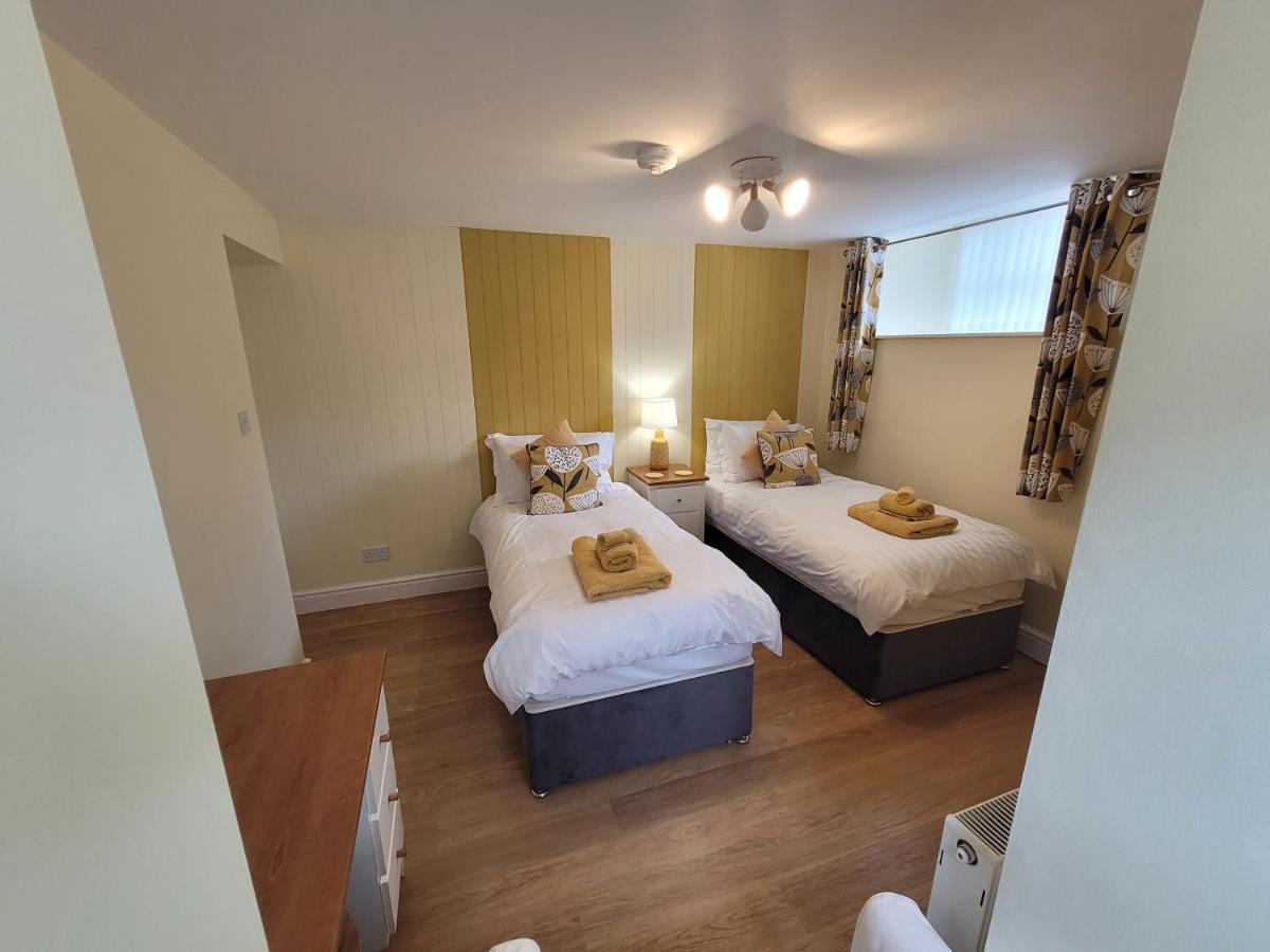 Llys Bach Apartment At Llys Aeron Aberaeron Eksteriør bilde